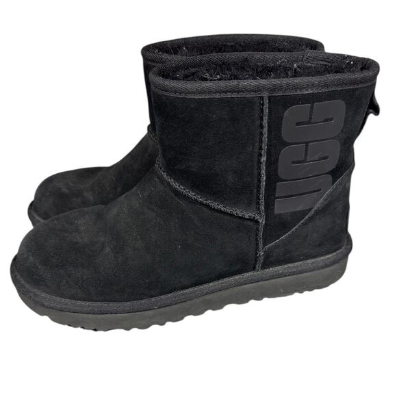 UGG Classic Short Black Suede Logo Boots Size 8 - Picture 1 of 6